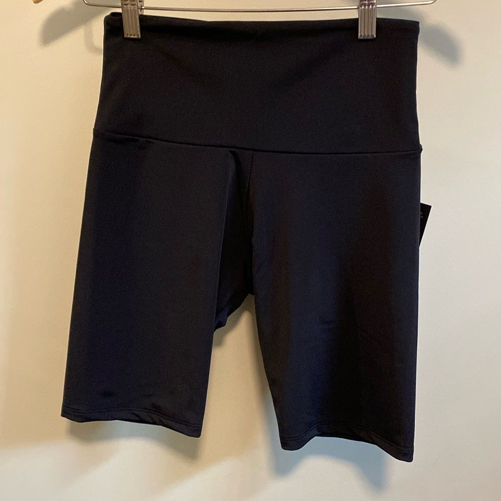 Onzi Flow Yoga high rise bike black shorts size S/M